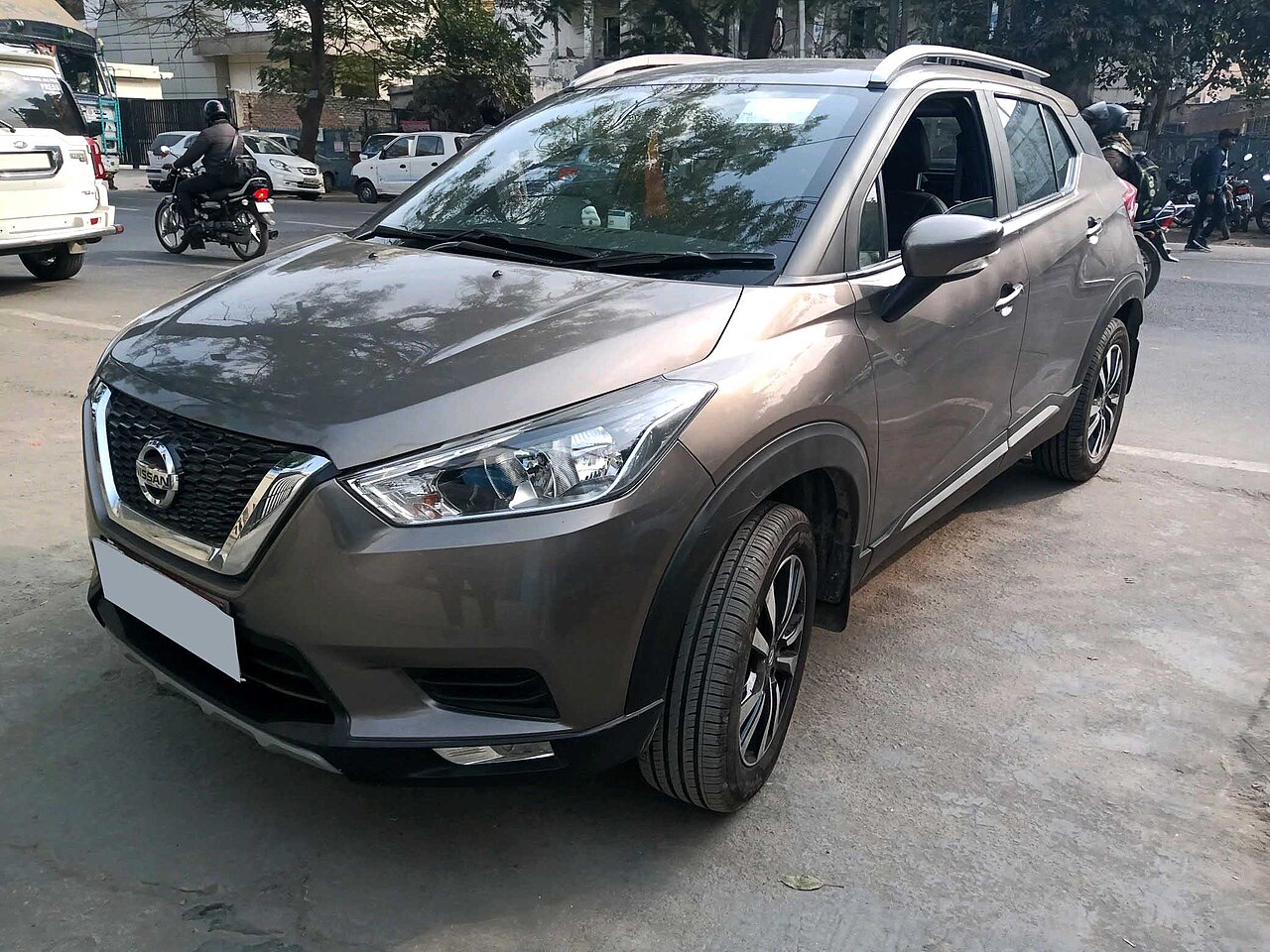 Nissan Kicks front view